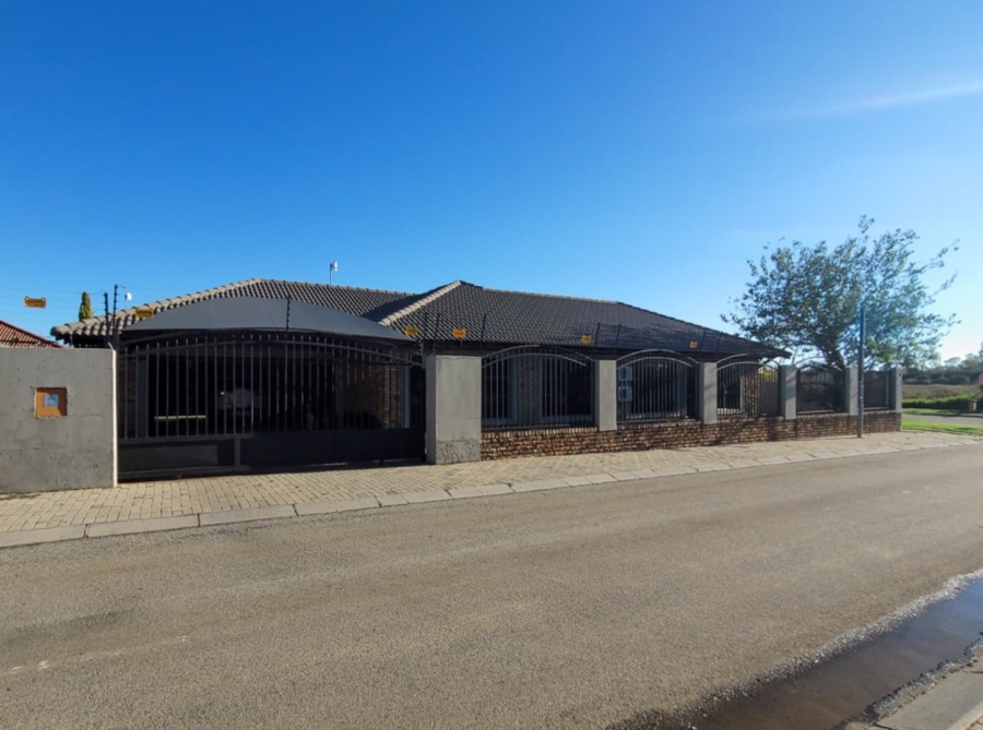 3 Bedroom Property for Sale in Grimbeeck Park North West